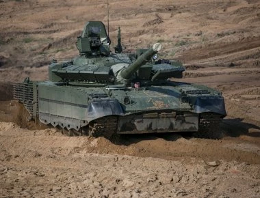 Με εκατοντάδες άρματα T-90M ενισχύεται ο ρωσικός Στρατός - Τα πρώτα T-90S παρέλαβε και το Ιράκ (βίντεο)